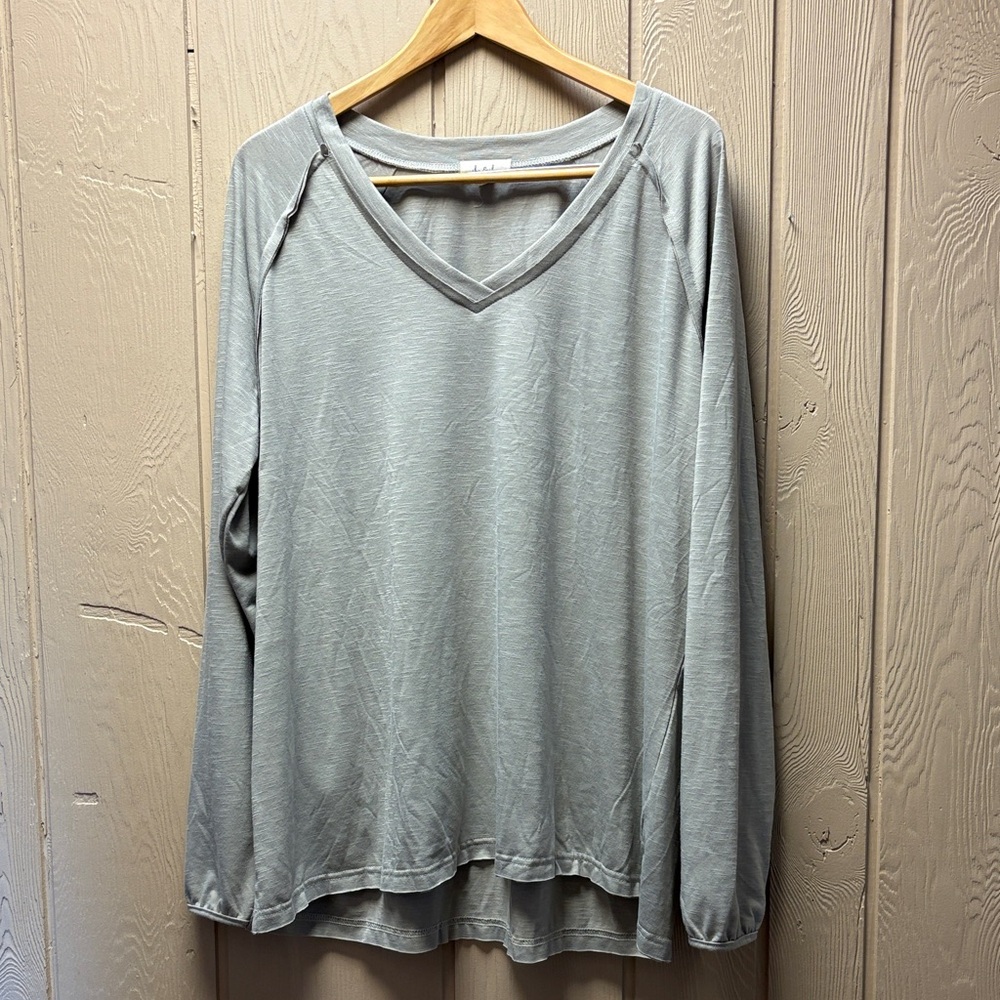 She & Sho Top